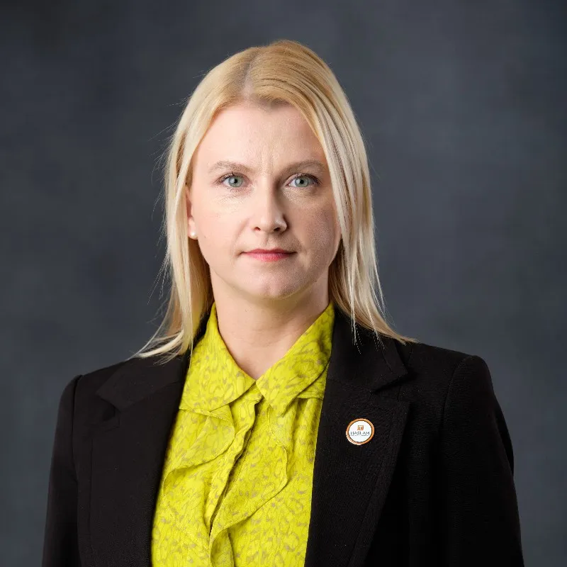 Izabela VanDeest