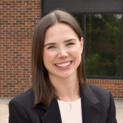 linnea endersby headshot