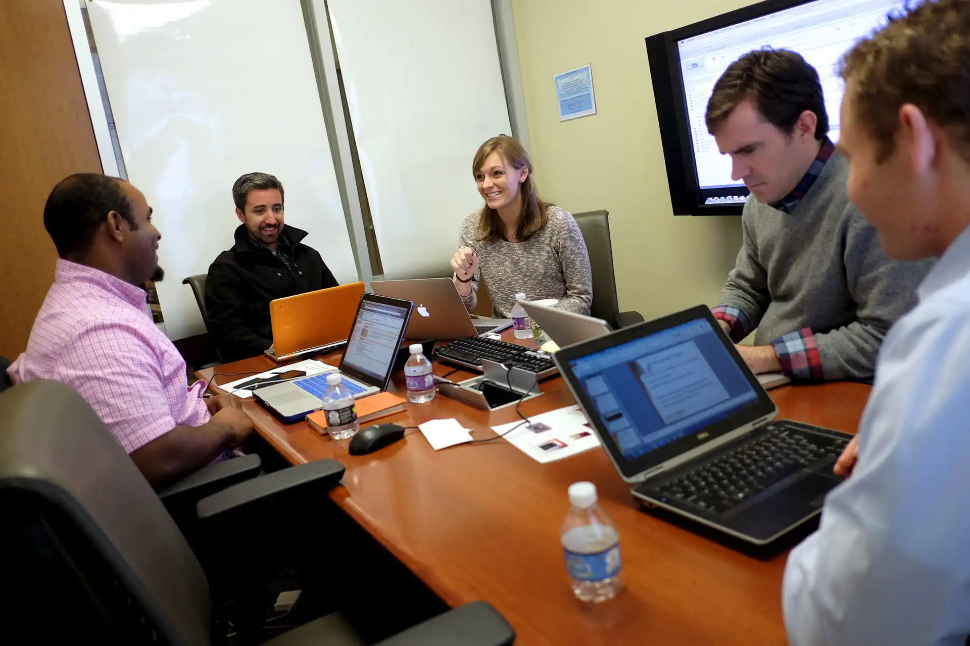Haslam students in small room