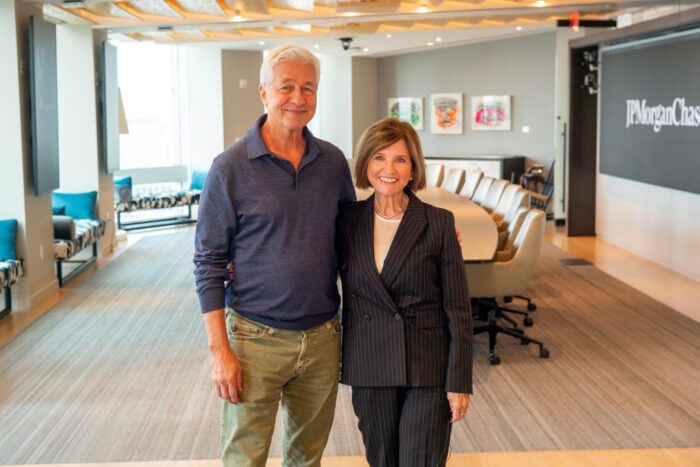 UT Haslam launches leadership podcast featuring business giants