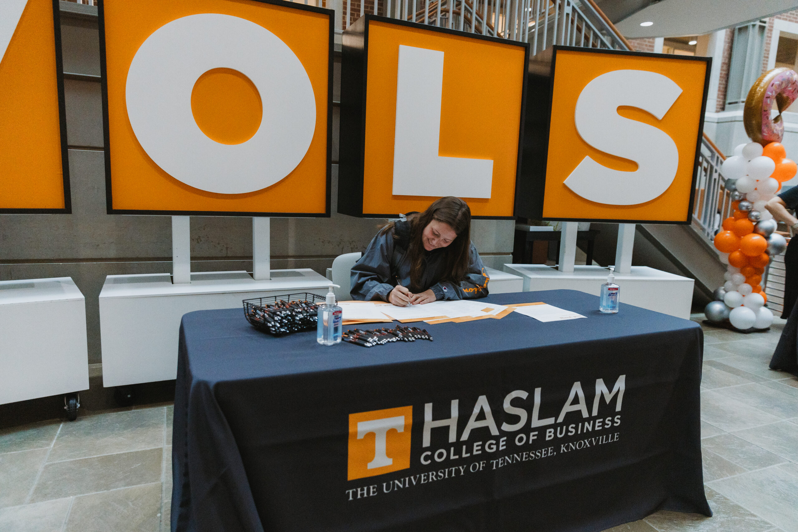 Sweets & Signatures – Haslam Named Scholarship Signing Day