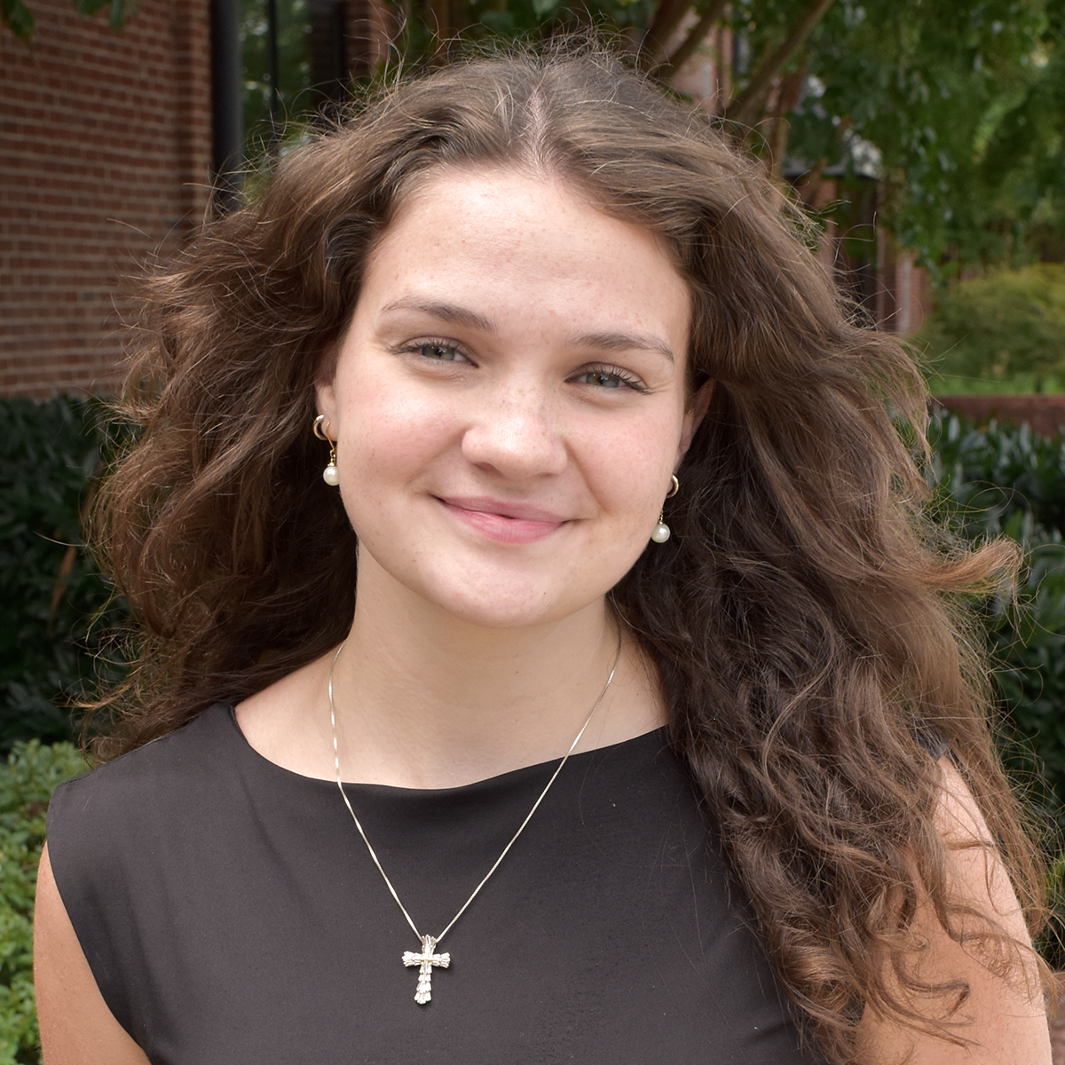 Olivia Rhines headshot